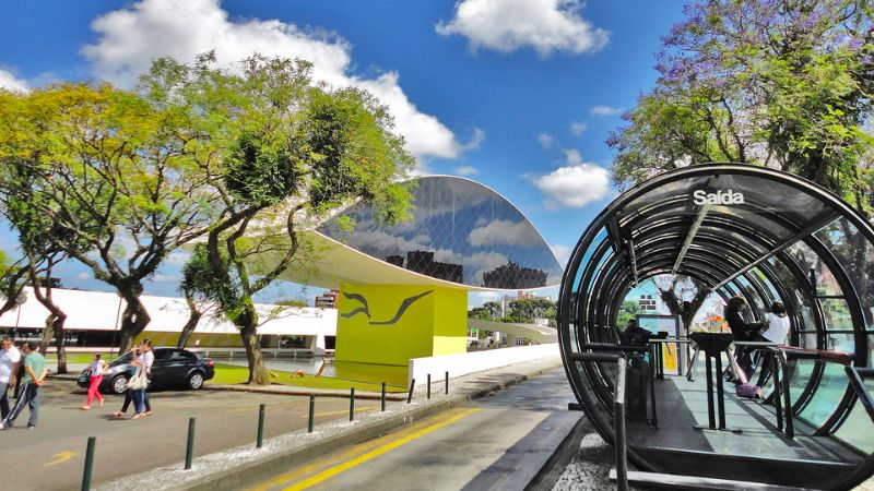 O que conhecer no Setor Histórico de Curitiba e ir de bicicleta?