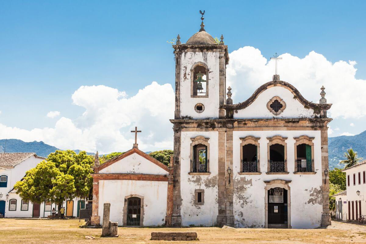 10 cidades no Brasil com Tour Guiado de graça! O que fazer em Paraty: tour guiado gratuito