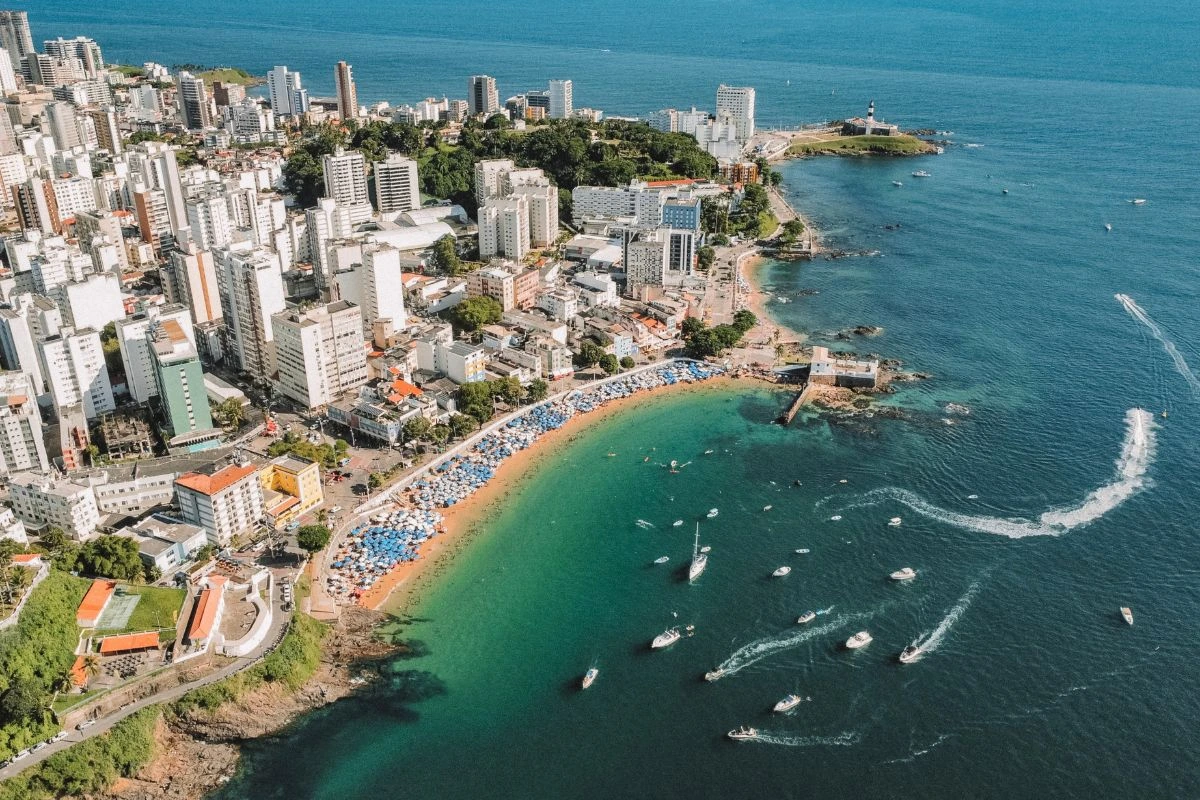 passeios gratuitos em salvador praias