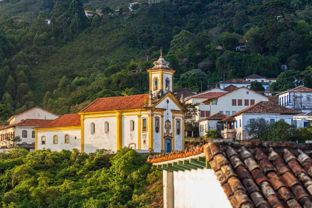 Bate e volta de BH: 7 Destinos para uma viajar e voltar no mesmo dia! bate e volta bh Ouro Preto Igreja