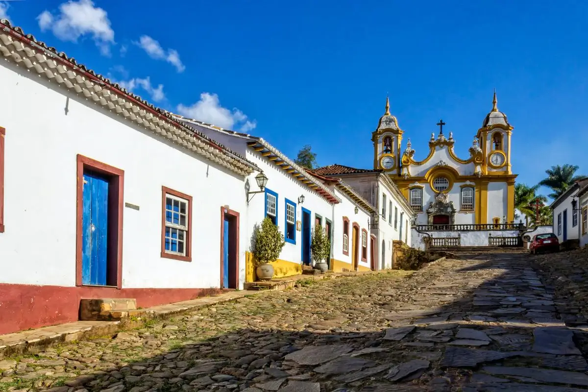 10 cidades turísticas de Minas Gerais para visitar em 2025 Descubra 10 cidades turísticas de Minas Gerais para visitar esse ano!