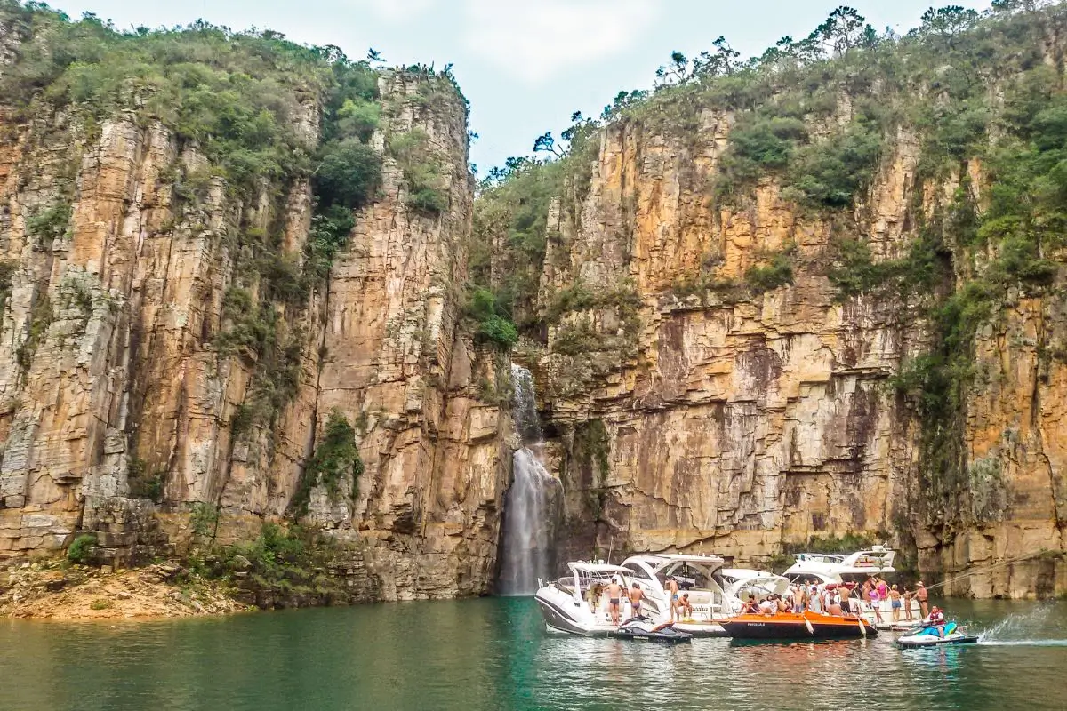 cidades de minas perto do rj capitolio