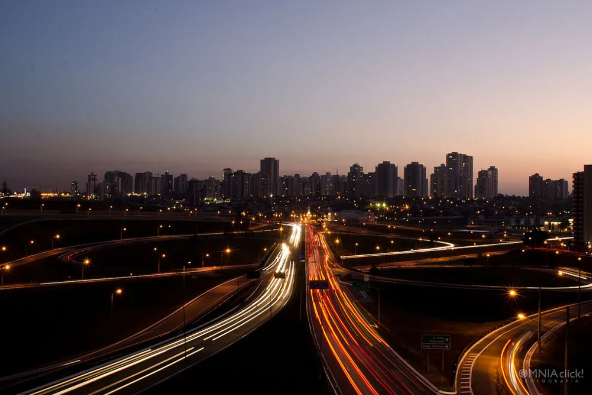 O que fazer em São José dos Campos: Guia Completo São José dos Campos ao anoitecer