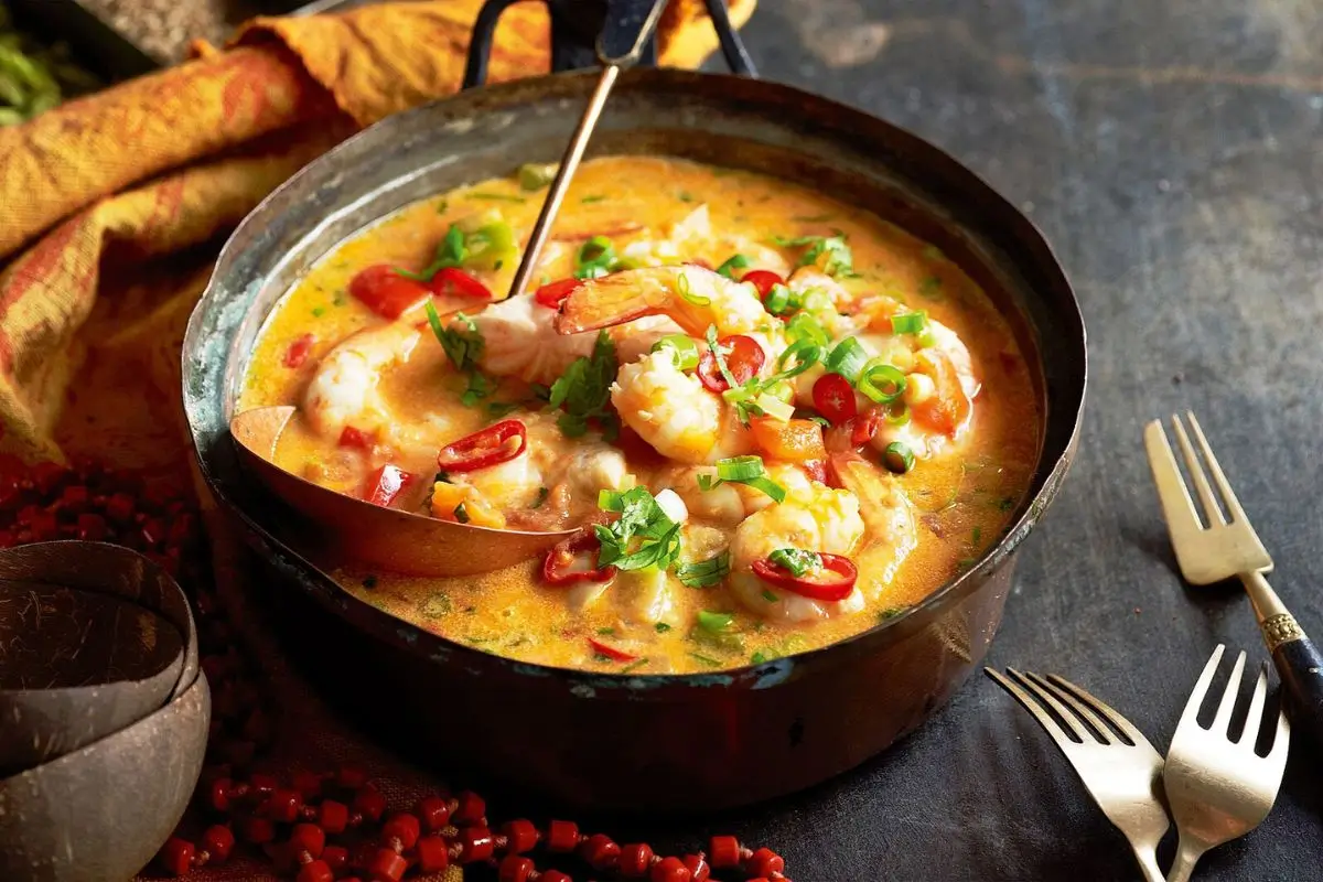 Tudo sobre Moqueca: Origem, diferenças regionais e 3 receitas! Tudo sobre Moqueca: Origem, diferenças regionais e 3 receitas!