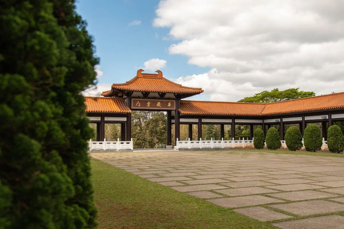 Templo Zu Lai em Cotia: Conheça o Maior Templo Budista da América Latina Templo Zu Lai - Cotia - SP