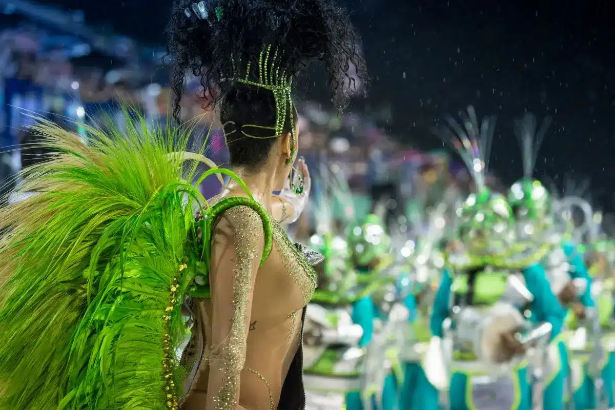 Melhores cidades para pular Carnaval em 2025 desfile carnaval Rio de Janeiro 2025 na Sapucaí