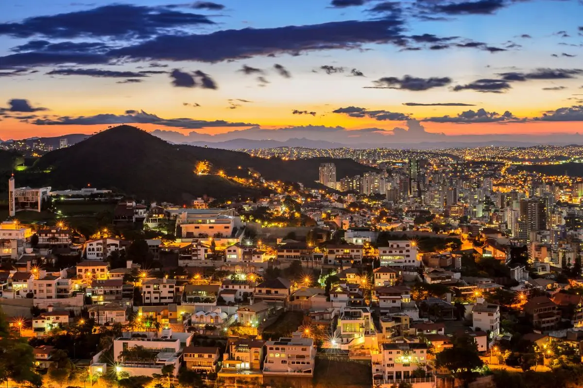 o que fazer em bh de graça de noite