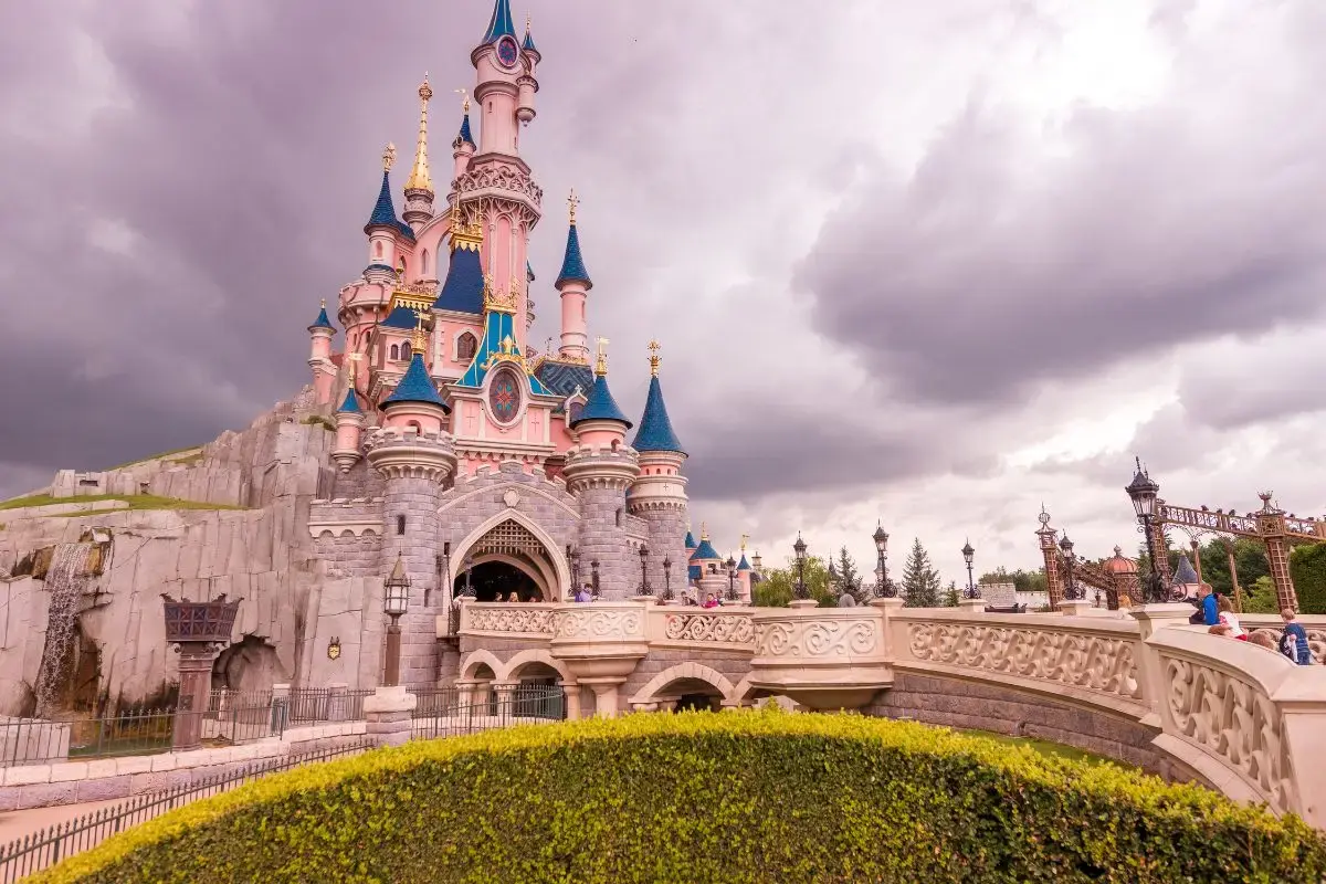 bate e volta de paris disneyland