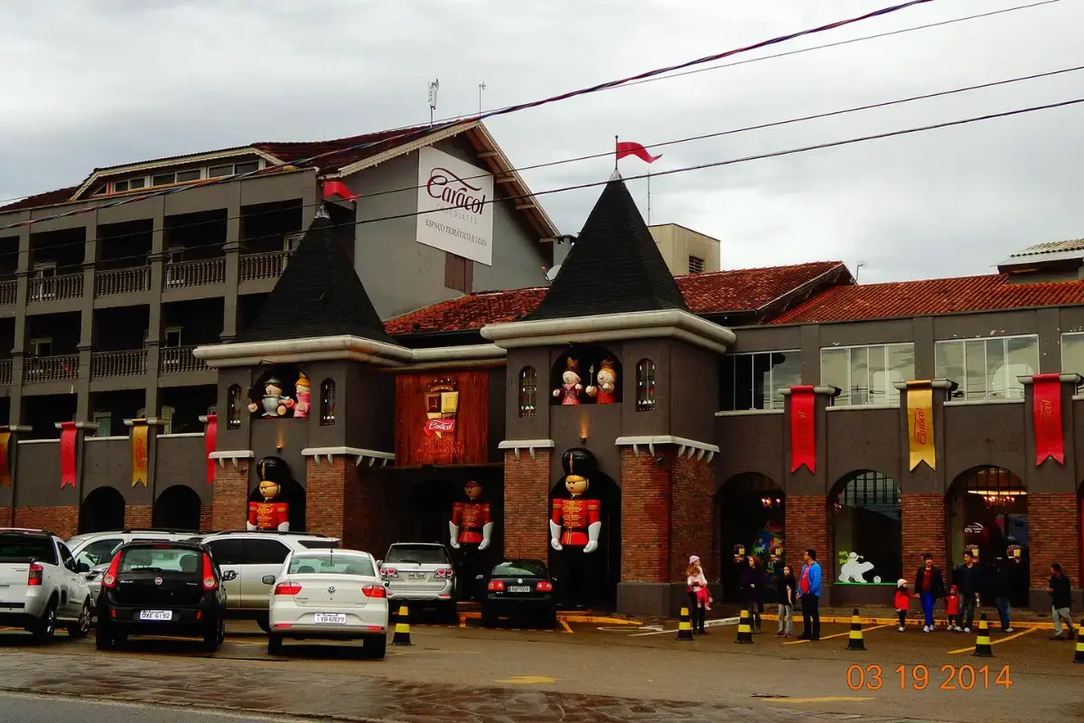 o que fazer em gramado com chuva, fabrica de chocolates caracol