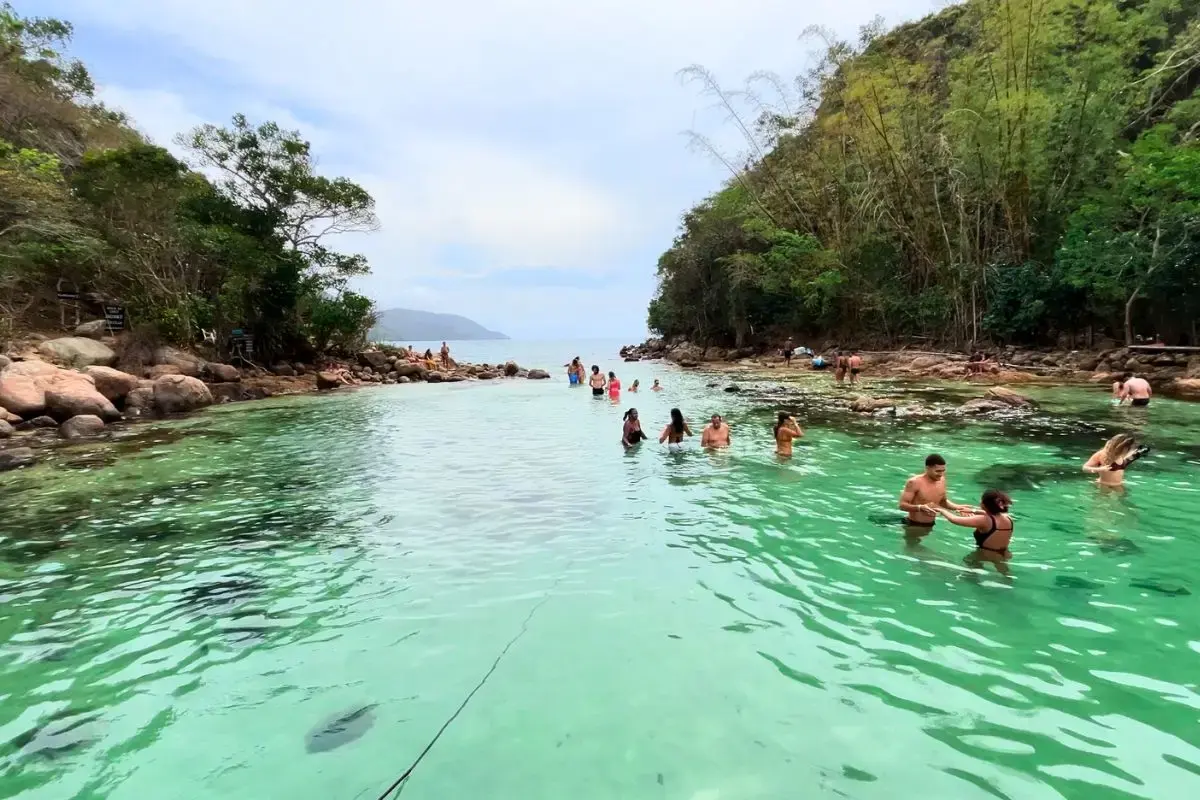 lagoa verde ilha grande