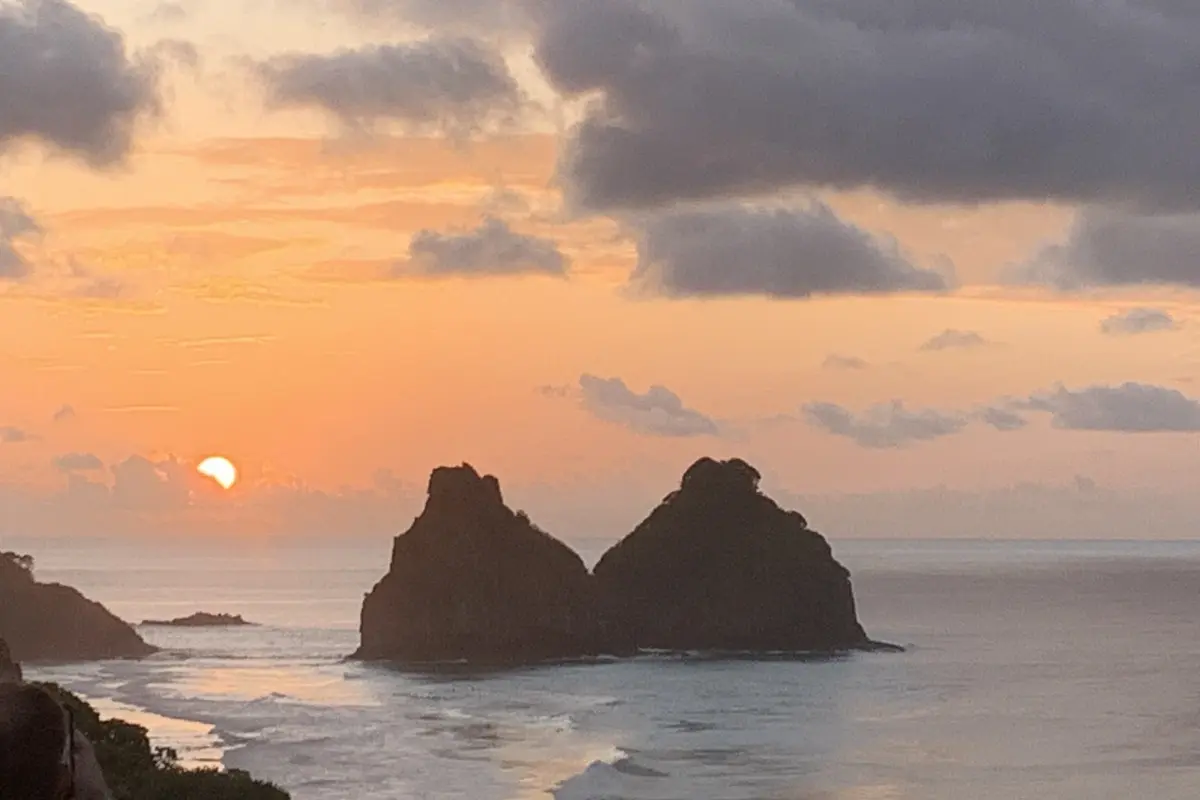 Espetáculo da natureza no Forte São Pedro do Boldró. Foto: Canva.