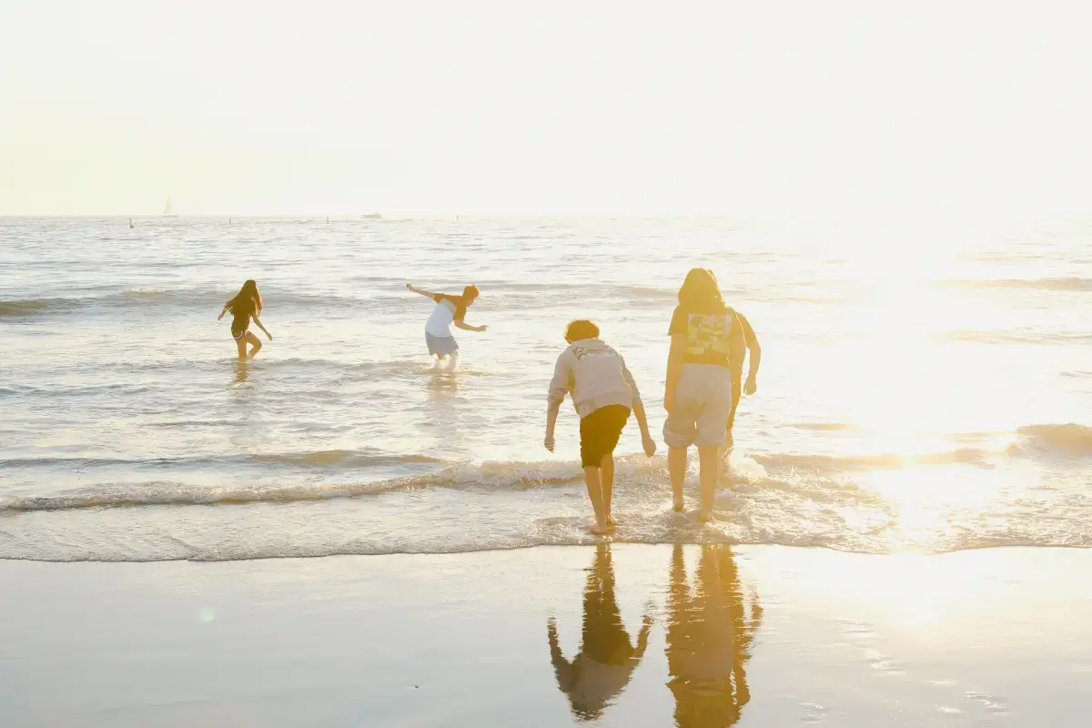 Praia do Guaiúba: Vale a pena visitar o destino que virou hype? Praia do Guaiúba é o novo hype em São Paulo. Foto Canva.