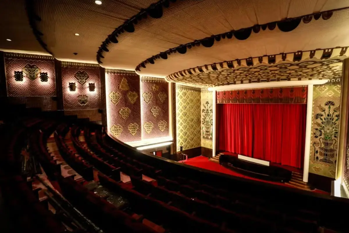 Onde assistir ao Oscar 2026 ao vivo: Guia completo de festas no Brasil Cinema São Luiz é uma das locações do filme O Agente Secreto que concorre ao Oscar em 2026. Foto: Hesíodo Góes/Divulgação.