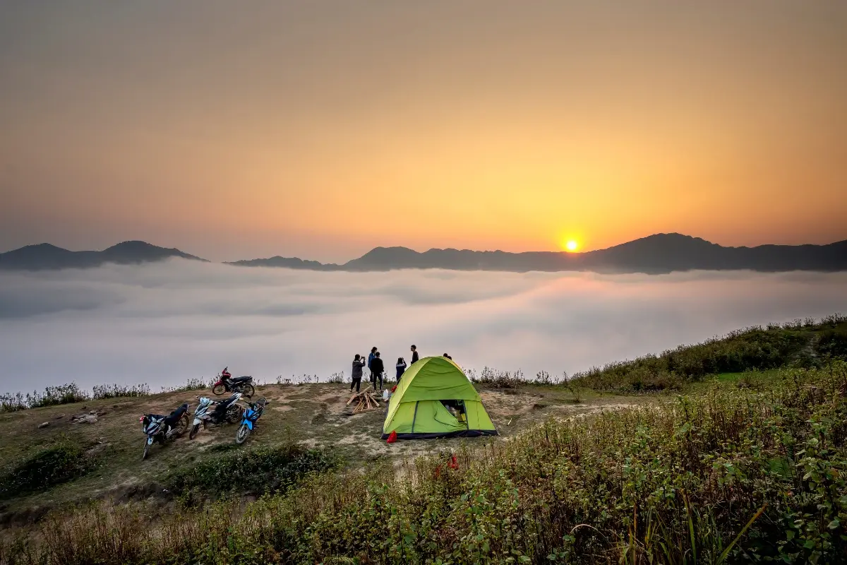 Dicas para acampar gastando puco. Foto: Canva.