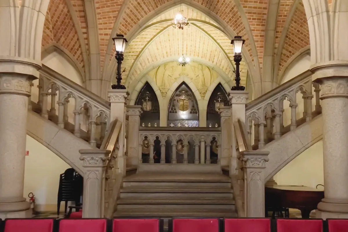 Na Cripta acontecem visitas e concertos musicais. Foto: Tati de Sá.